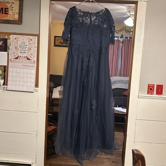 New bridesmaid or prom dress size 16 - Picture 8 of 10